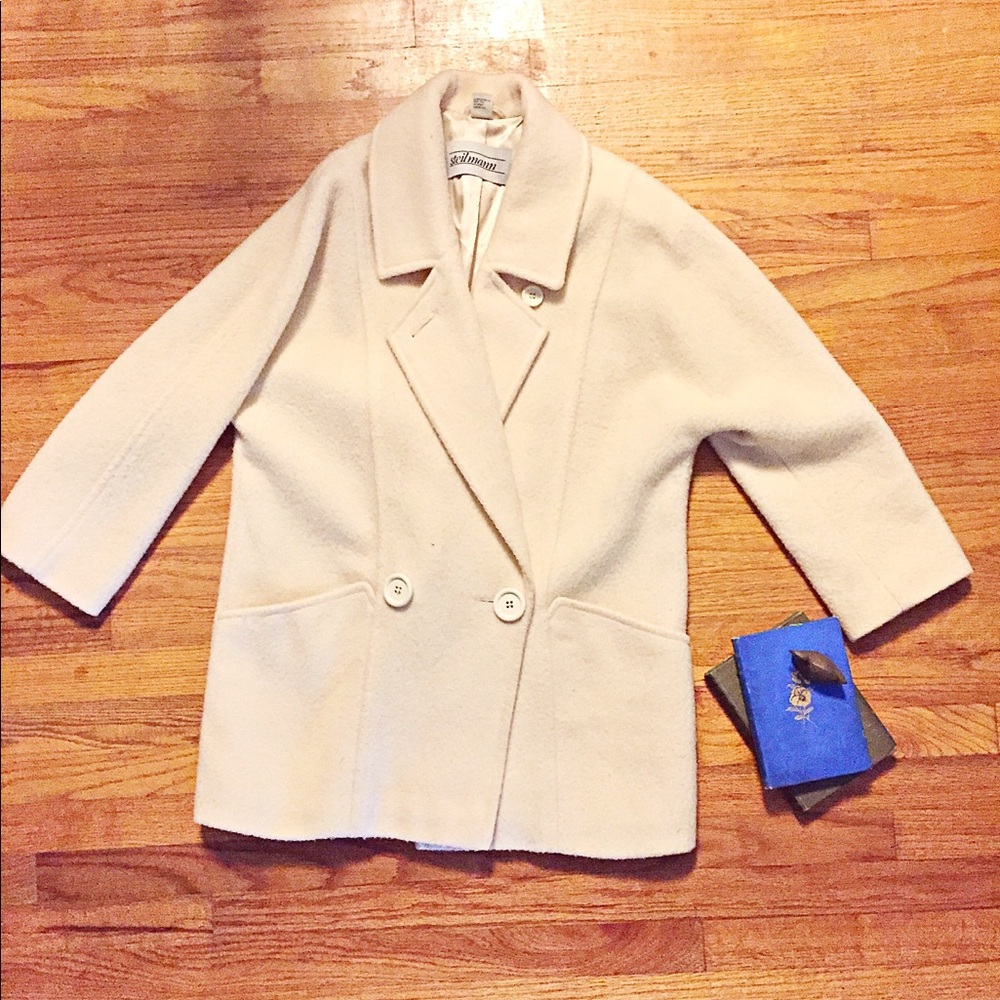 ⭐️ SOLD ⭐️ Vintage Wool Coat